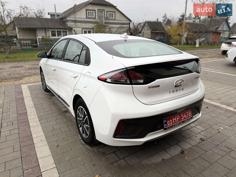 Лифтбек Hyundai Ioniq 2021 в Тернополе фото 5 Лифтбек Hyundai Ioniq 2021 в Тернополе