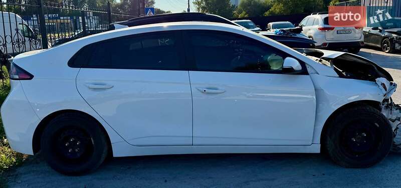 Ліфтбек Hyundai Ioniq 2021 в Києві фото 7 Ліфтбек Hyundai Ioniq 2021 в Києві