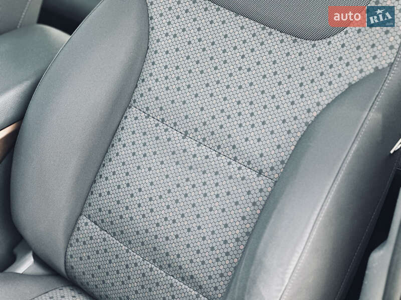 Хэтчбек Hyundai Ioniq 2017 в Кременчуге