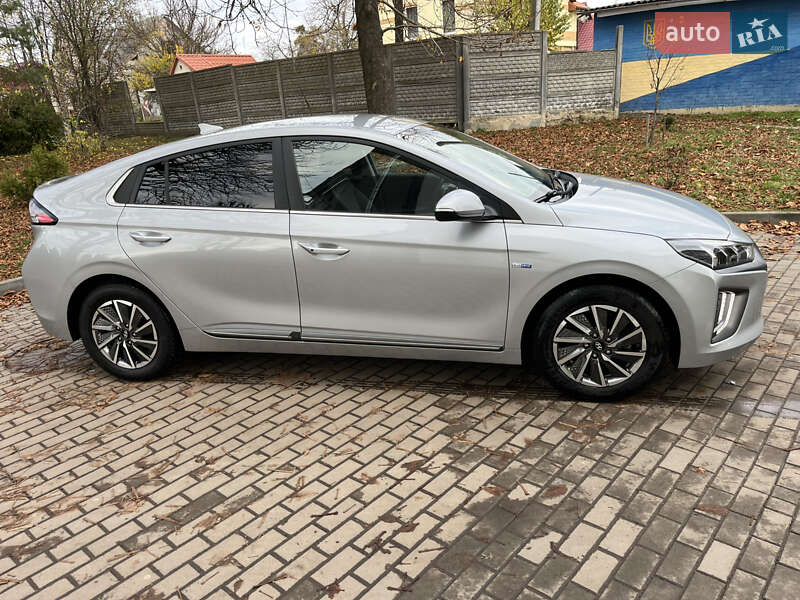 Лифтбек Hyundai Ioniq 2020 в Луцке