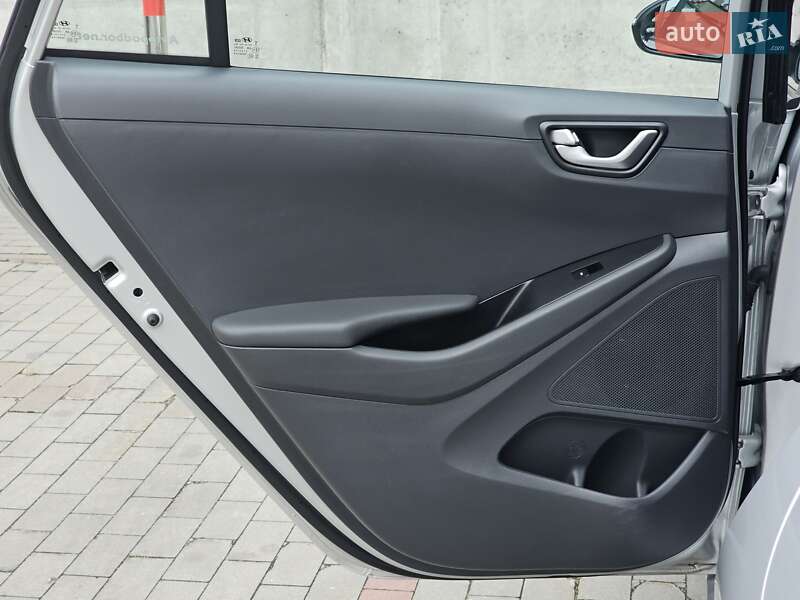 Лифтбек Hyundai Ioniq 2019 в Киеве