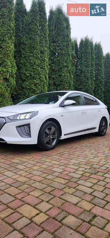 Лифтбек Hyundai Ioniq 2020 в Ровно