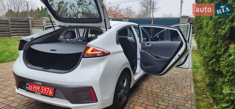 Лифтбек Hyundai Ioniq 2020 в Ровно