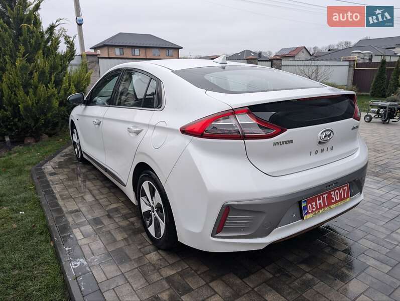 Хэтчбек Hyundai Ioniq 2016 в Виннице фото 8 Хэтчбек Hyundai Ioniq 2016 в Виннице
