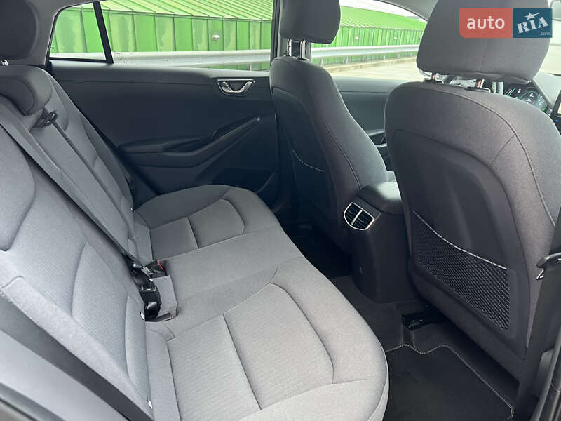 Лифтбек Hyundai Ioniq 2019 в Киеве фото 38 Лифтбек Hyundai Ioniq 2019 в Киеве