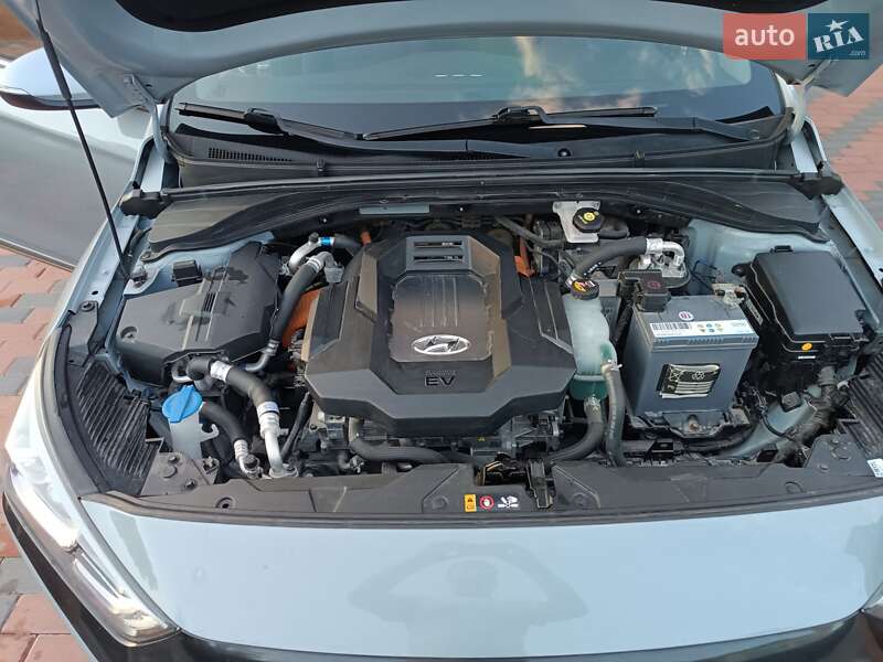 Хэтчбек Hyundai Ioniq 2016 в Киеве
