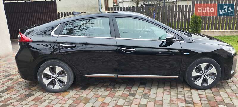 Хэтчбек Hyundai Ioniq 2018 в Городке