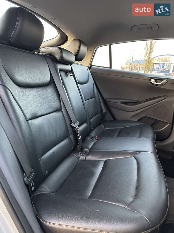 Хэтчбек Hyundai Ioniq 2018 в Житомире фото 5 Хэтчбек Hyundai Ioniq 2018 в Житомире