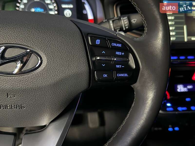 Хэтчбек Hyundai Ioniq 2018 в Киеве