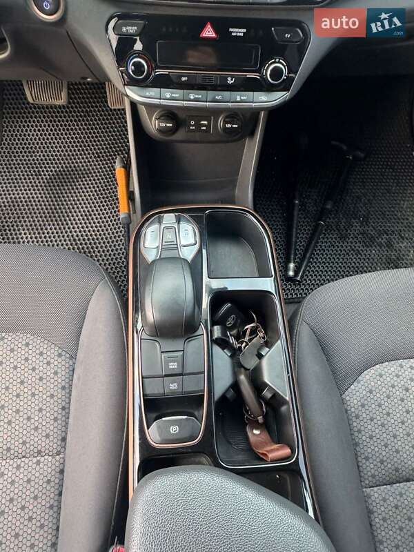 Хетчбек Hyundai Ioniq 2018 в Вінниці