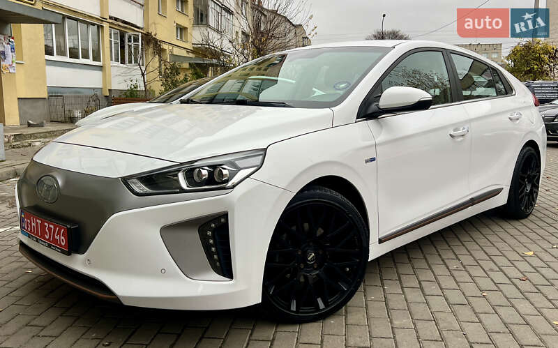 Лифтбек Hyundai Ioniq 2017 в Луцке