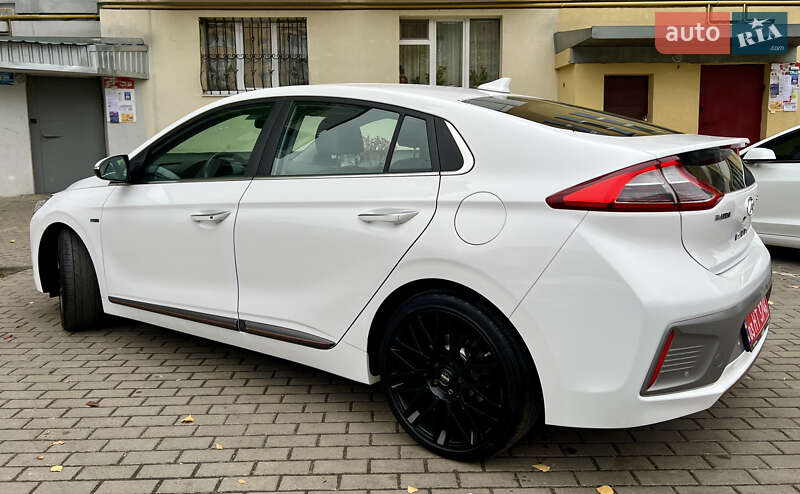 Лифтбек Hyundai Ioniq 2017 в Луцке