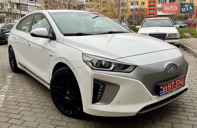 Лифтбек Hyundai Ioniq 2017 в Луцке
