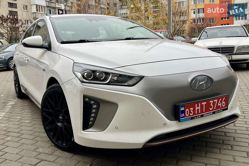 Лифтбек Hyundai Ioniq 2017 в Луцке