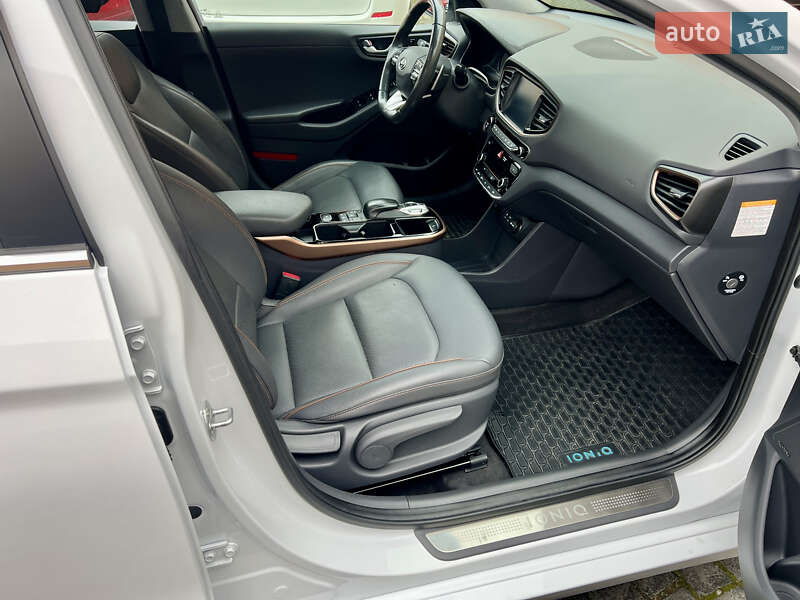Лифтбек Hyundai Ioniq 2017 в Луцке