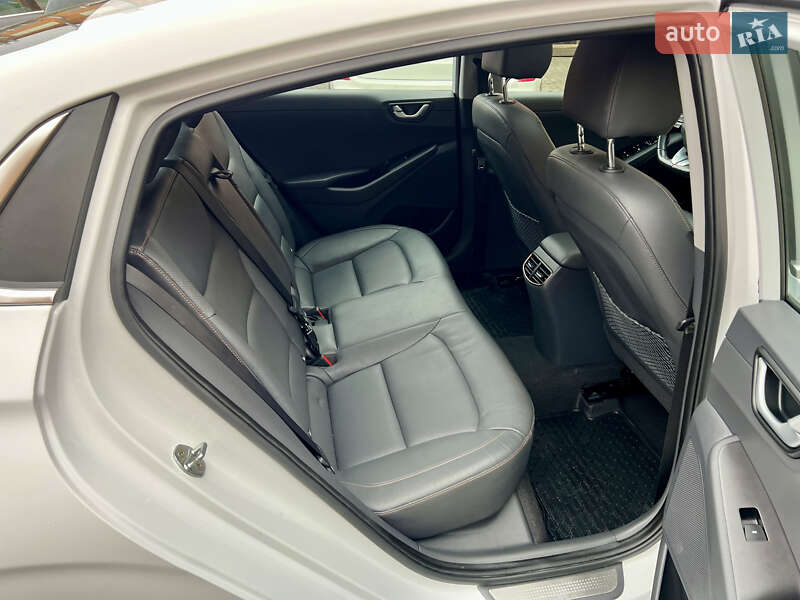 Лифтбек Hyundai Ioniq 2017 в Луцке