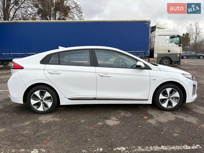 Хэтчбек Hyundai Ioniq 2018 в Ровно