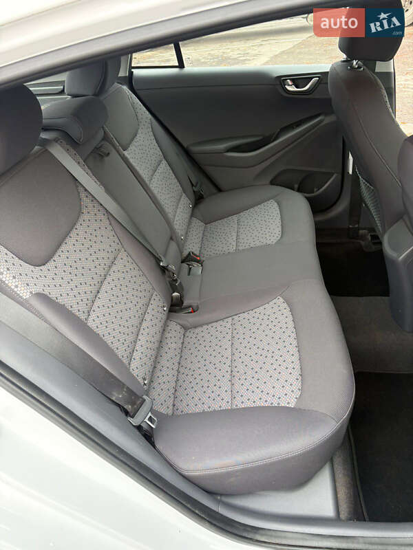 Хэтчбек Hyundai Ioniq 2018 в Ровно
