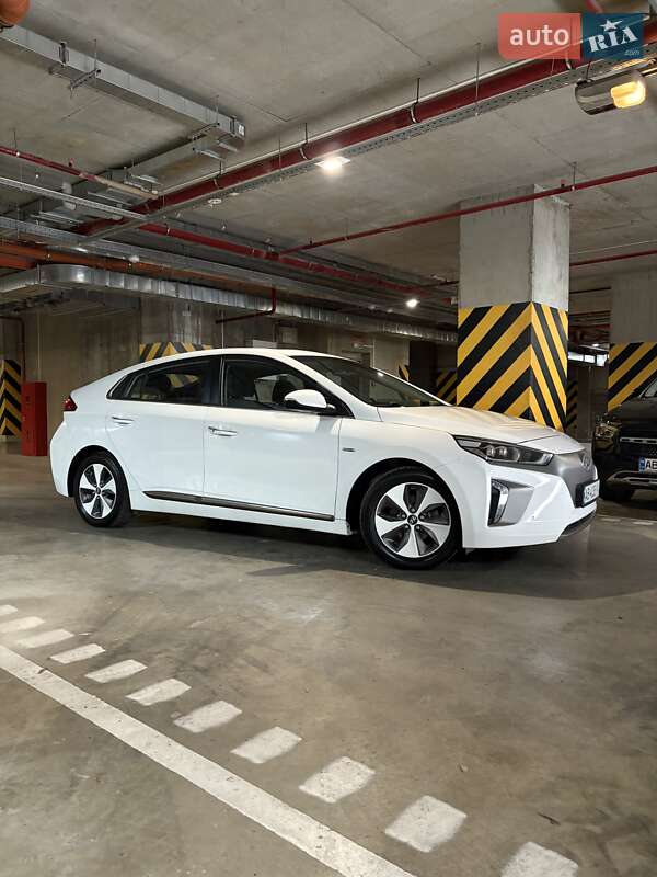 Хэтчбек Hyundai Ioniq 2018 в Виннице фото 5 Хэтчбек Hyundai Ioniq 2018 в Виннице
