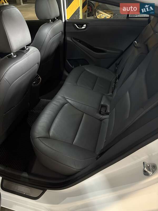 Хэтчбек Hyundai Ioniq 2018 в Виннице фото 11 Хэтчбек Hyundai Ioniq 2018 в Виннице