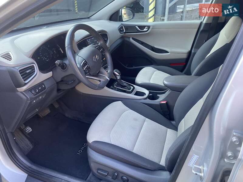 Хэтчбек Hyundai Ioniq 2017 в Ужгороде