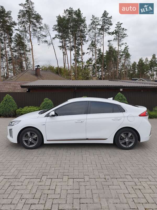 Хетчбек Hyundai Ioniq 2017 в Житомирі фото 4 Хетчбек Hyundai Ioniq 2017 в Житомирі