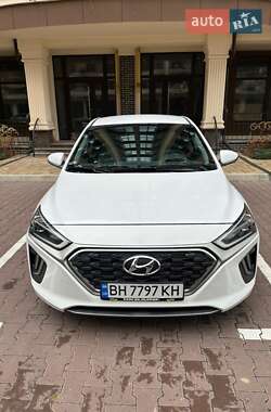 Лифтбек Hyundai Ioniq 2021 в Киеве