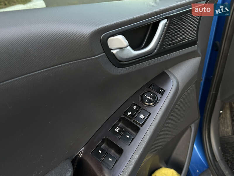 Хэтчбек Hyundai Ioniq 2017 в Одессе