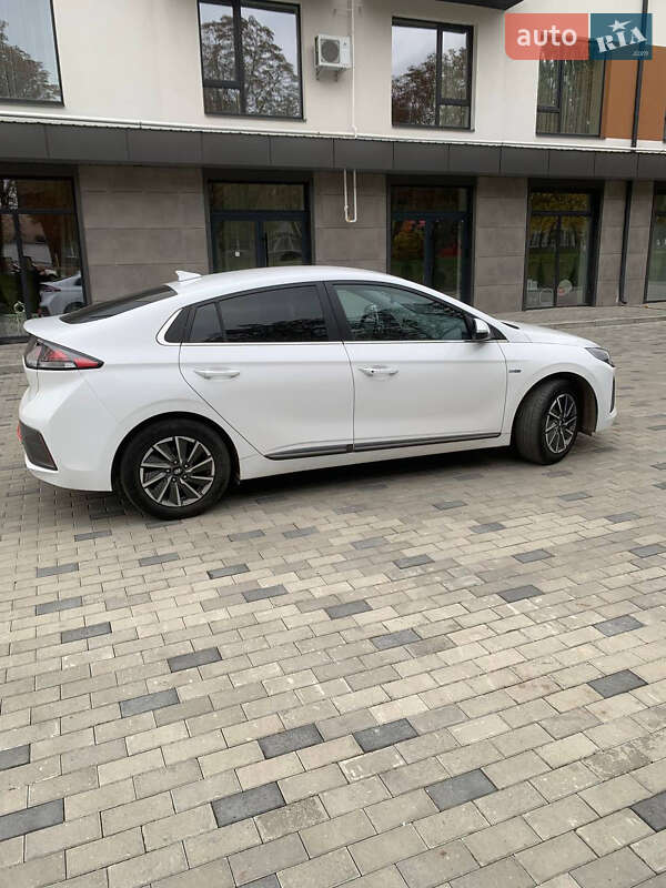 Лифтбек Hyundai Ioniq 2020 в Ровно