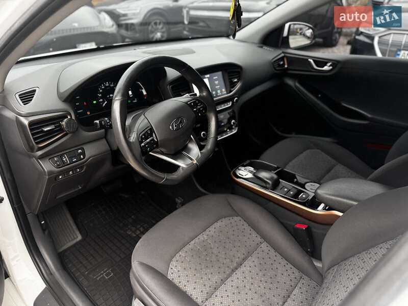 Хэтчбек Hyundai Ioniq 2017 в Житомире