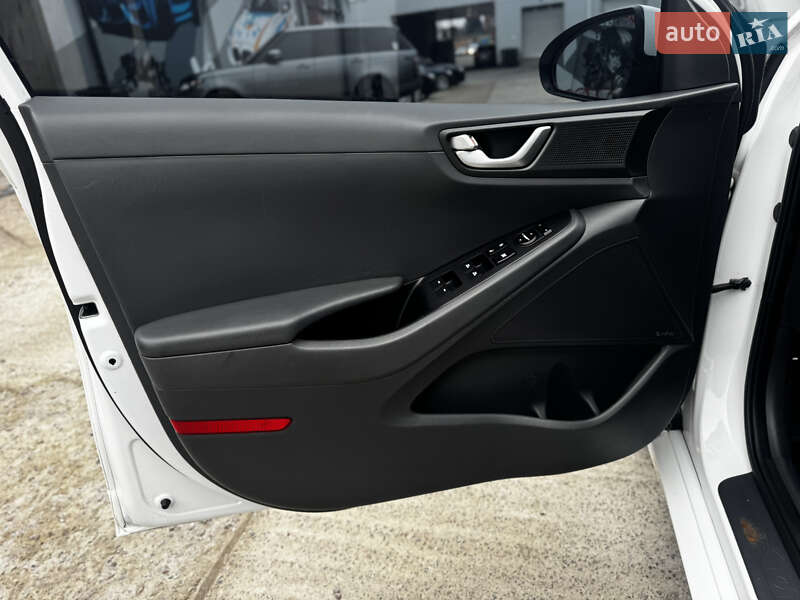 Хэтчбек Hyundai Ioniq 2017 в Житомире