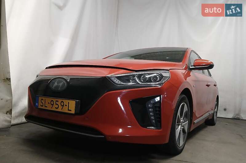 Хэтчбек Hyundai Ioniq 2018 в Ровно фото 2 Хэтчбек Hyundai Ioniq 2018 в Ровно