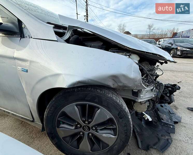 Хэтчбек Hyundai Ioniq 2018 в Киеве фото 17 Хэтчбек Hyundai Ioniq 2018 в Киеве