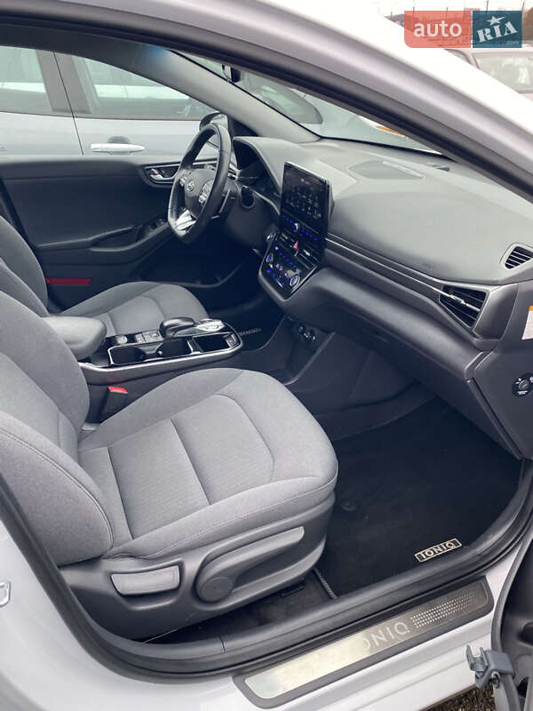 Лифтбек Hyundai Ioniq 2020 в Тернополе фото 27 Лифтбек Hyundai Ioniq 2020 в Тернополе