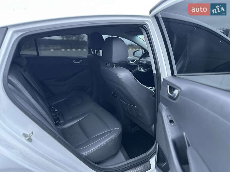 Хэтчбек Hyundai Ioniq 2018 в Бродах фото 18 Хэтчбек Hyundai Ioniq 2018 в Бродах