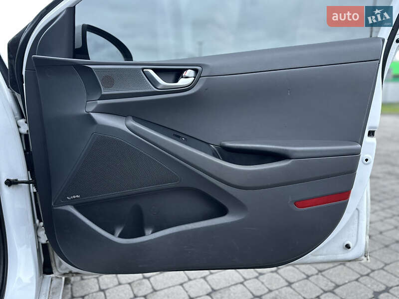 Хэтчбек Hyundai Ioniq 2018 в Бродах фото 12 Хэтчбек Hyundai Ioniq 2018 в Бродах