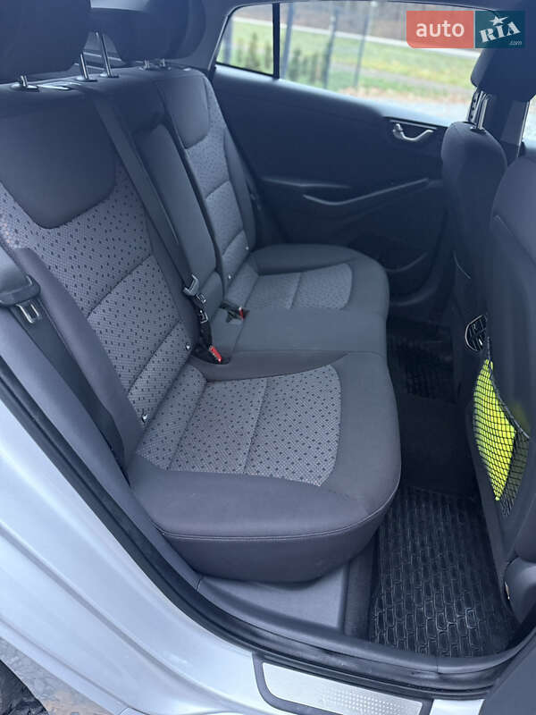 Лифтбек Hyundai Ioniq 2017 в Бродах фото 38 Лифтбек Hyundai Ioniq 2017 в Бродах