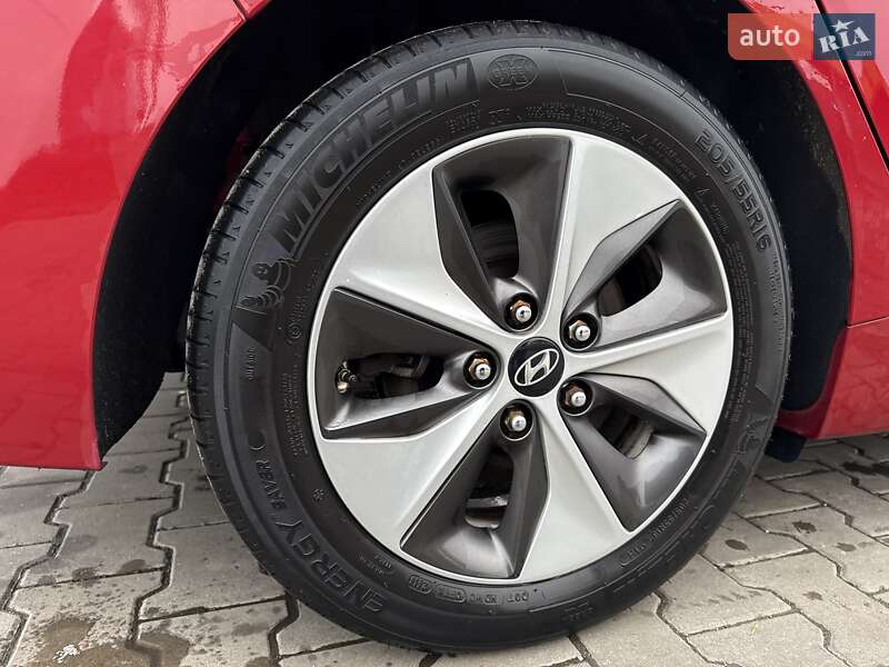 Лифтбек Hyundai Ioniq 2019 в Луцке