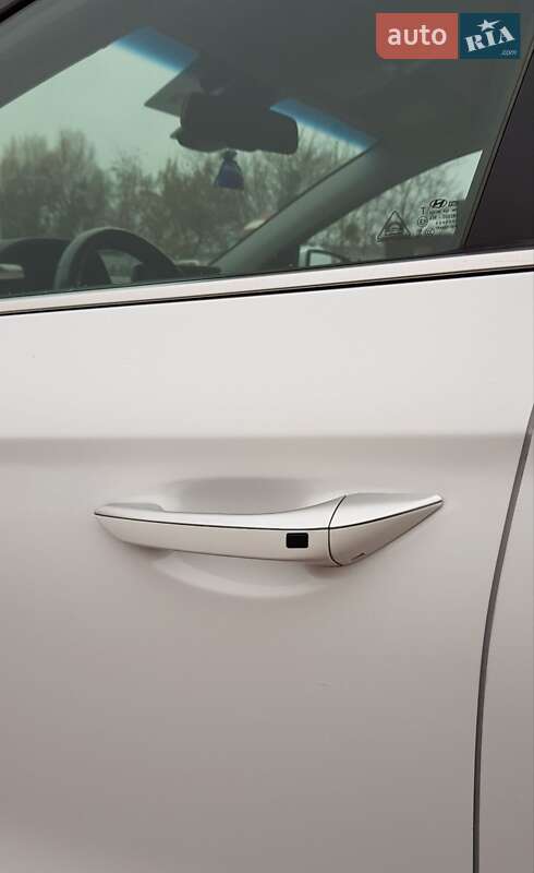 Лифтбек Hyundai Ioniq 2020 в Ровно