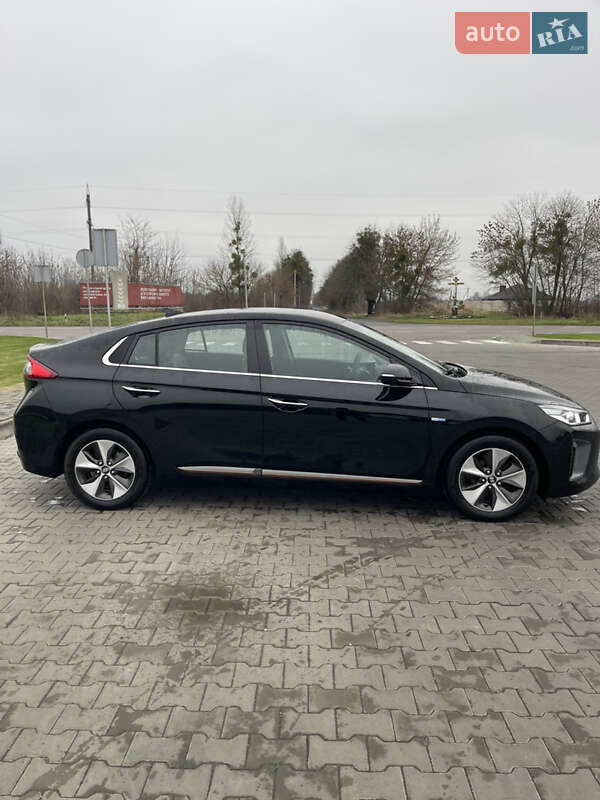 Хэтчбек Hyundai Ioniq 2017 в Луцке