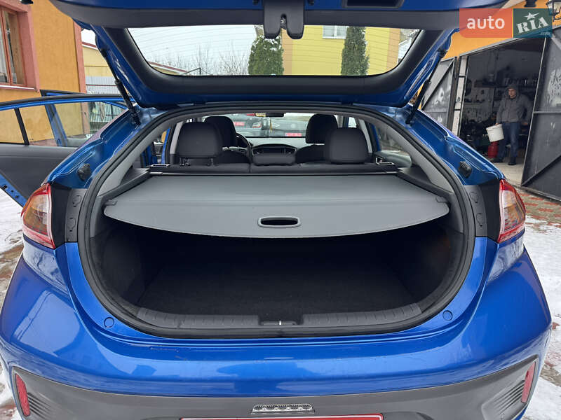 Хэтчбек Hyundai Ioniq 2017 в Ровно