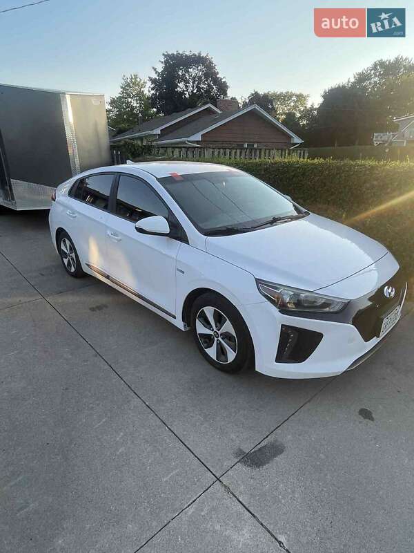 Хэтчбек Hyundai Ioniq 2017 в Ивано-Франковске