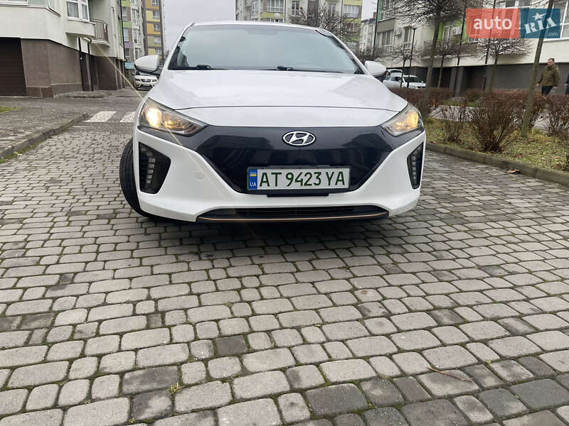 Хэтчбек Hyundai Ioniq 2017 в Ивано-Франковске
