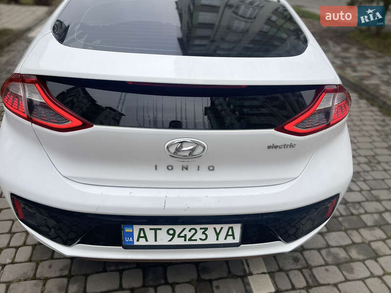 Хэтчбек Hyundai Ioniq 2017 в Ивано-Франковске