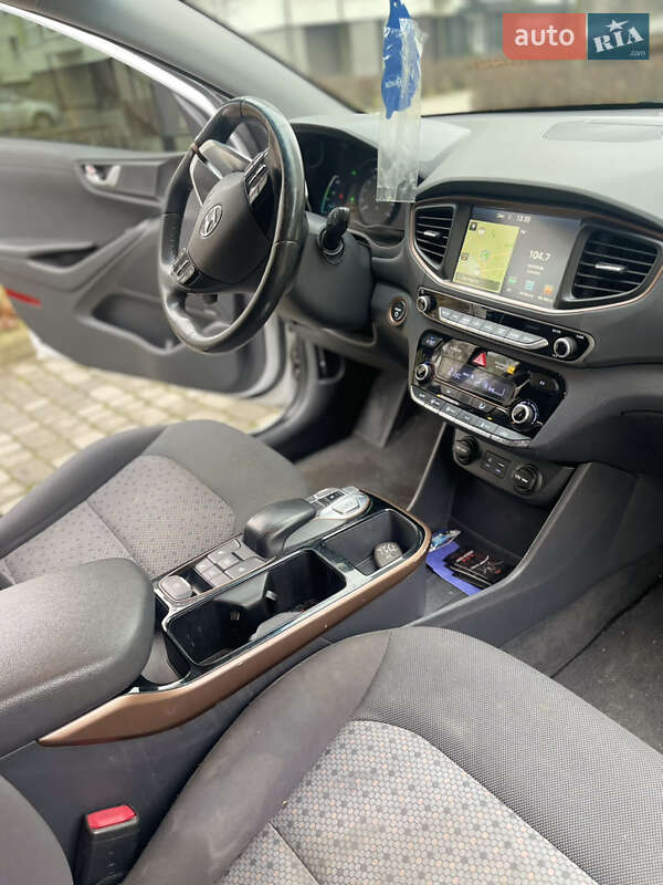 Хэтчбек Hyundai Ioniq 2017 в Ивано-Франковске