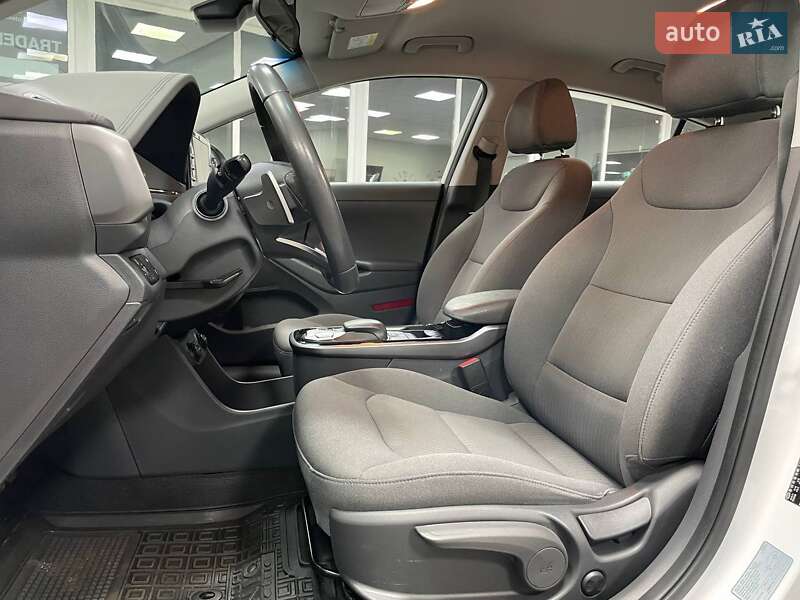 Лифтбек Hyundai Ioniq 2021 в Киеве фото 19 Лифтбек Hyundai Ioniq 2021 в Киеве