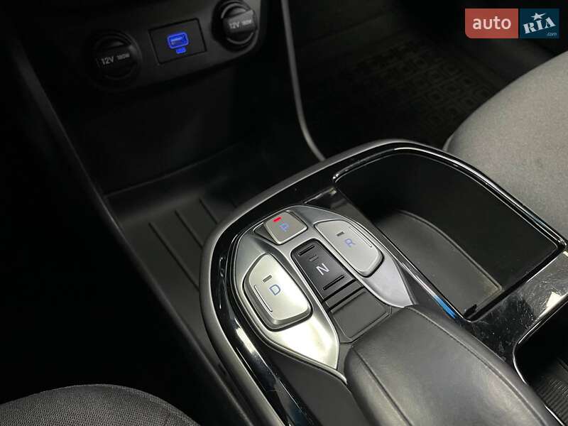 Лифтбек Hyundai Ioniq 2021 в Киеве фото 37 Лифтбек Hyundai Ioniq 2021 в Киеве