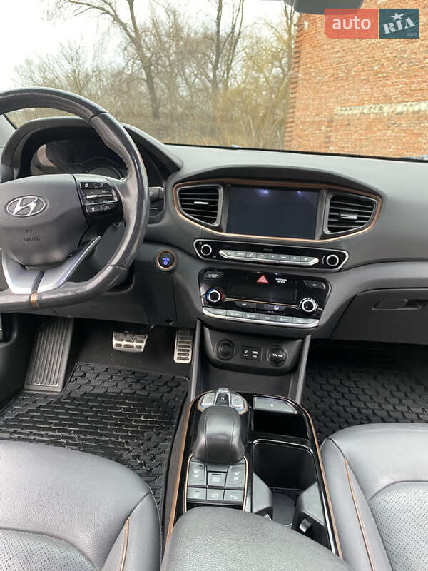 Хетчбек Hyundai Ioniq 2017 в Бережанах фото 29 Хетчбек Hyundai Ioniq 2017 в Бережанах