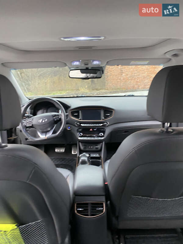 Хетчбек Hyundai Ioniq 2017 в Бережанах фото 33 Хетчбек Hyundai Ioniq 2017 в Бережанах