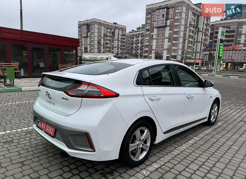 Хетчбек Hyundai Ioniq 2017 в Тернополі фото 7 Хетчбек Hyundai Ioniq 2017 в Тернополі